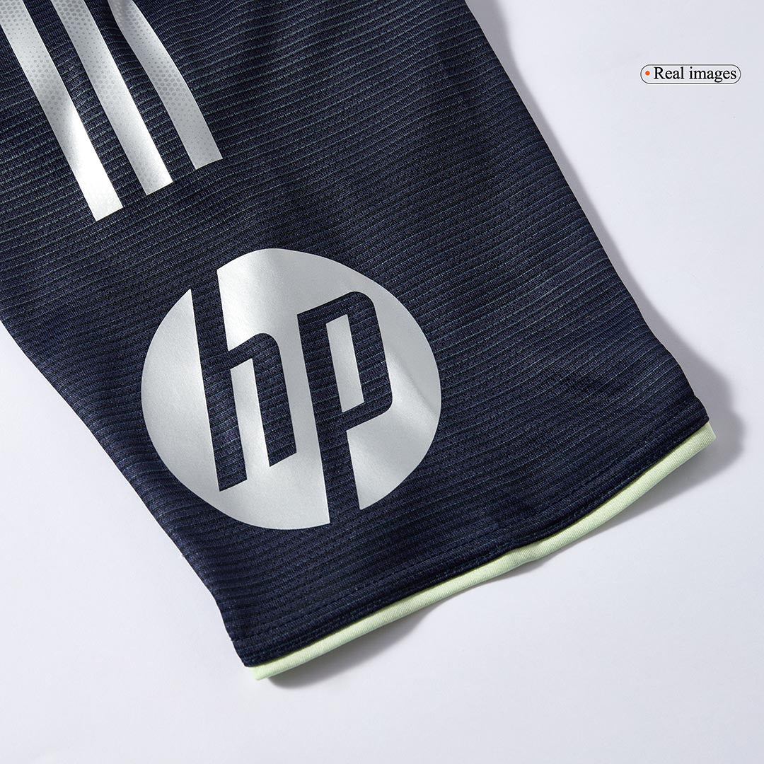 MBAPPé #9 Real Madrid Uit Spelersversie Voetbalshirt 2025/26 - Slim Fit - model