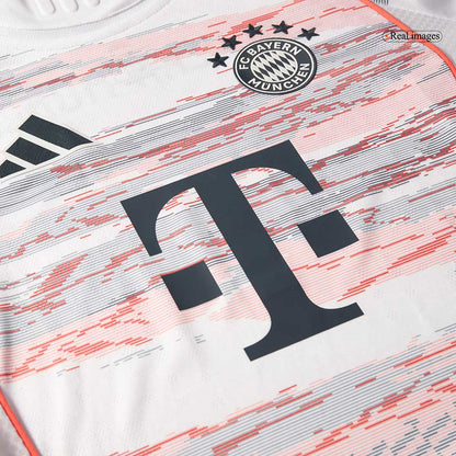 UPAMECANO #2 Bayern Munich Uit Spelersversie Voetbalshirt 2025/26 - Slim Fit - close-up