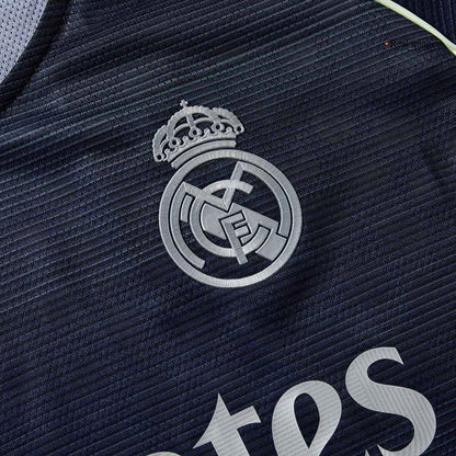 MBAPPé #9 Real Madrid Uit Spelersversie Voetbalshirt 2025/26 - Slim Fit - zijkant