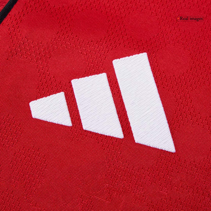 ŠEŠKO #30 Manchester United Thuis Spelersversie Voetbalshirt 2025/26 - Slim Fit - close-up