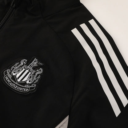 Newcastle United Windjack 2025/26 Black - close-up