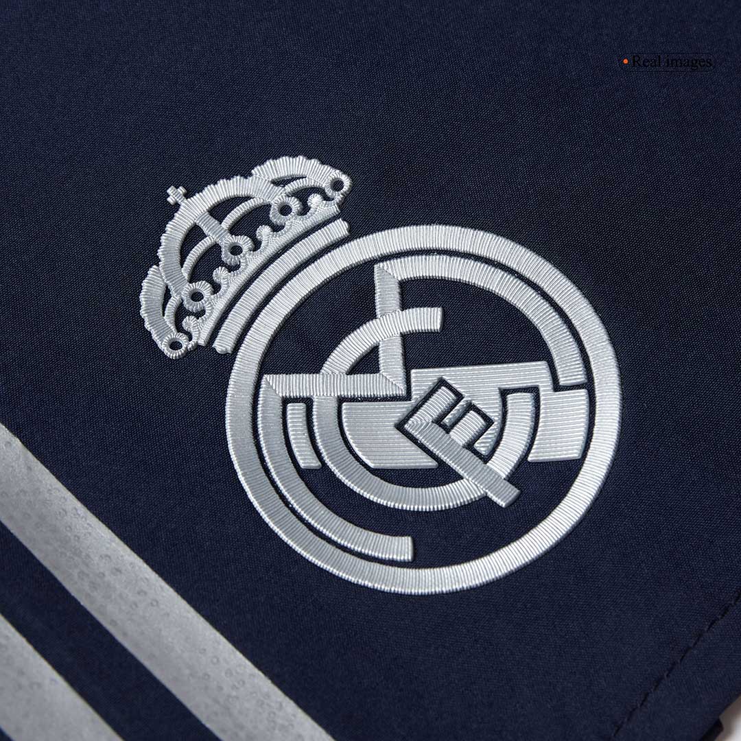 Real Madrid Uit Spelersversie Set 2025/26 - Slim Fit - model