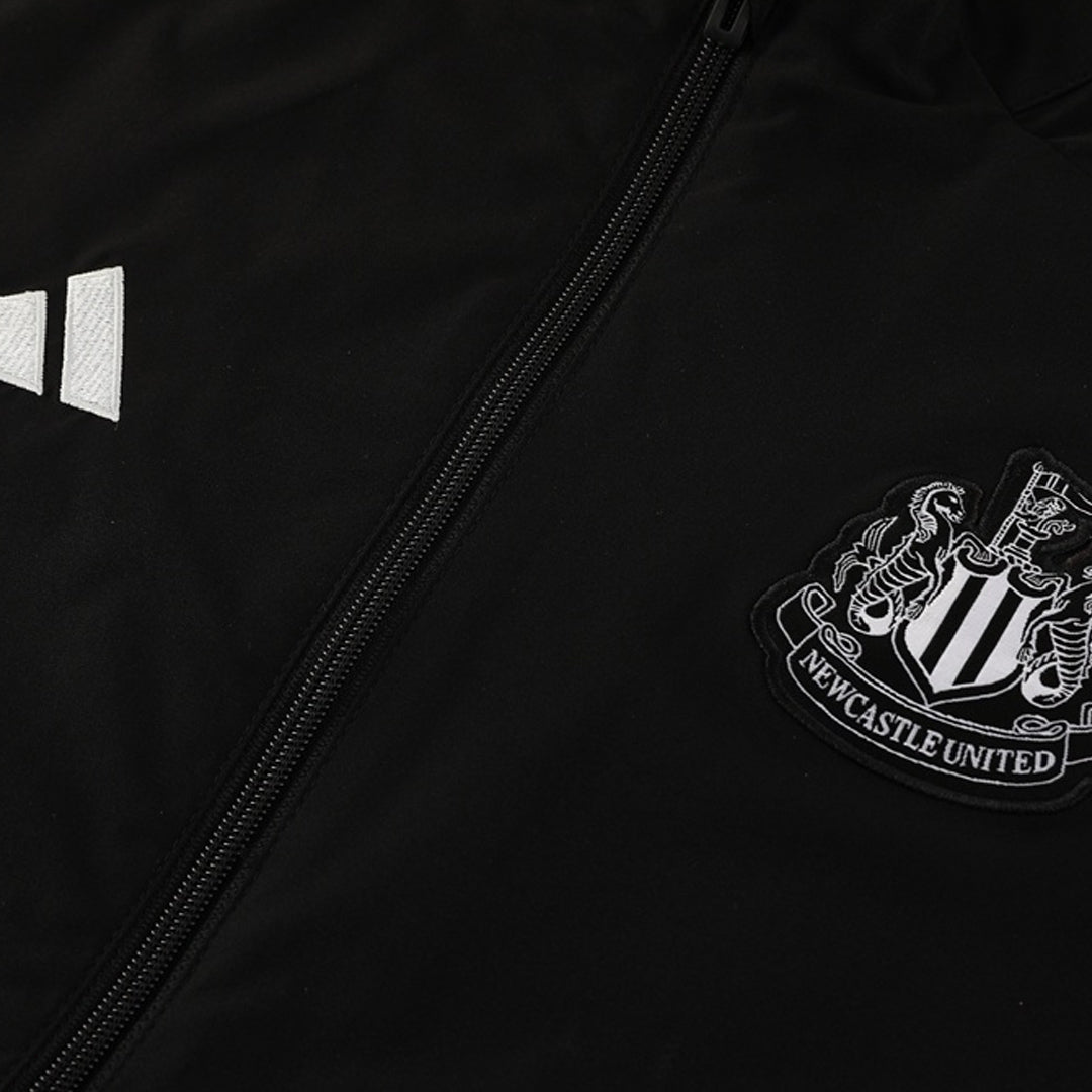 Newcastle United Windjack 2025/26 Black - verpakking