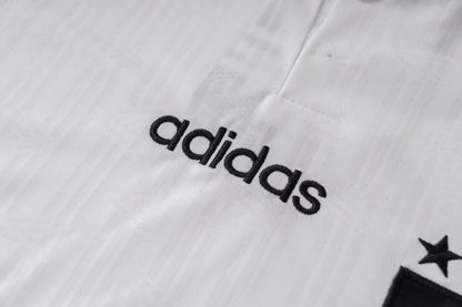 Retro Duitsland Thuis Voetbalshirt 1996 - model