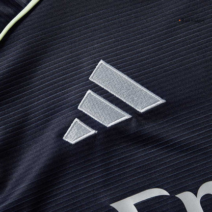 MBAPPé #10 Heren Real Madrid Uit Voetbalshirt 2025/26 - close-up