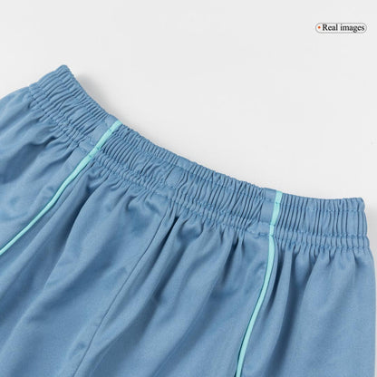 Kinder Juventus Uit Tenue 2025/26 - model