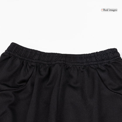 Kinder Liverpool Uit Tenue 2025/26 - model